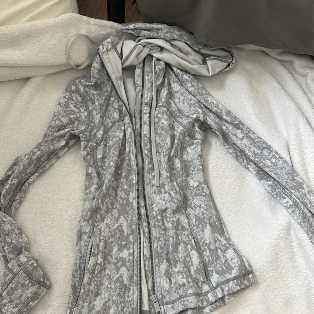 Lululemon define Hulu hooded jacket size 2
